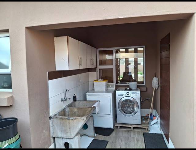 4 BEDROOM HOUSE FOR SALE IN MONAVONI